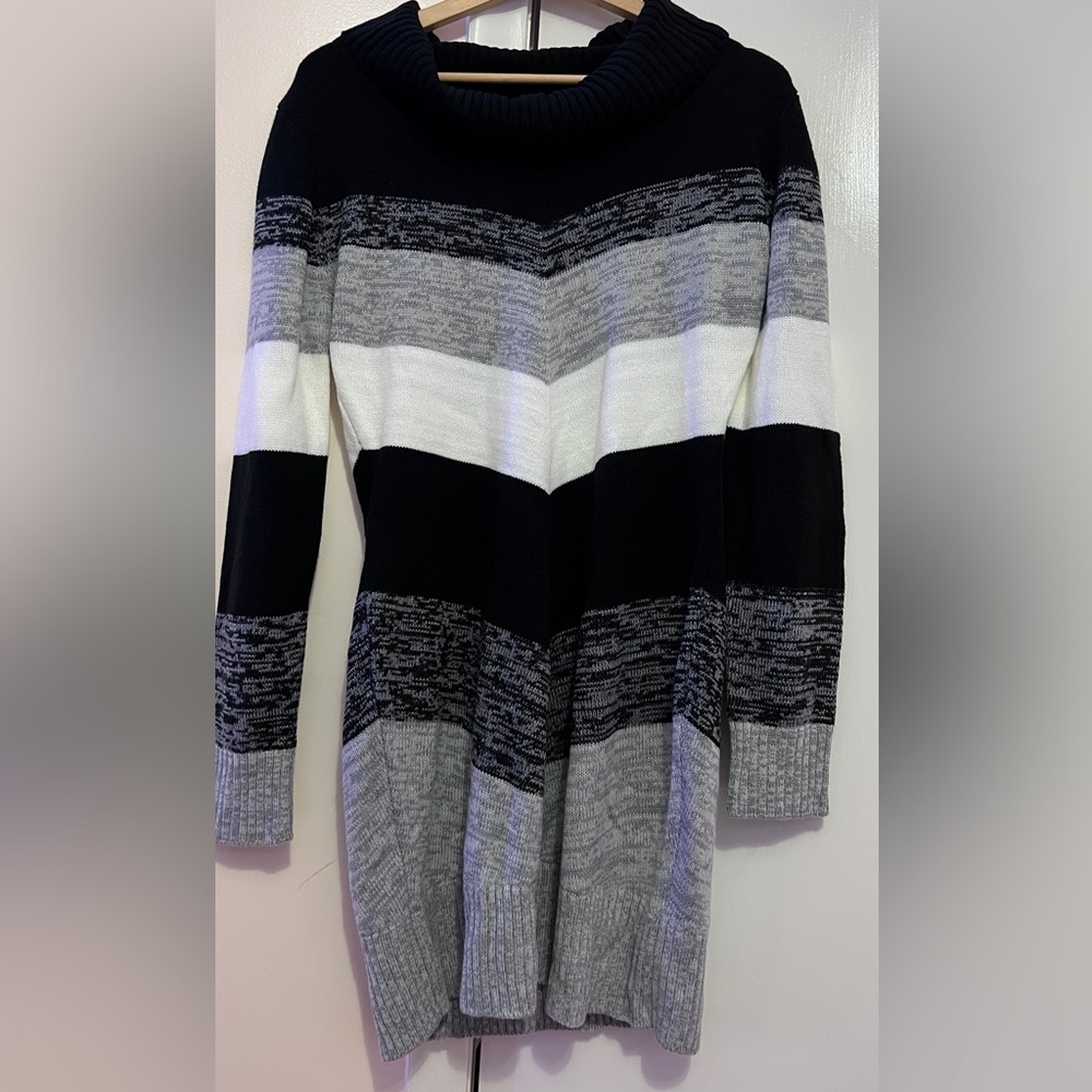 BCX Dress Women's Size XL Gray Black and White Knit Striped Long Sleeved